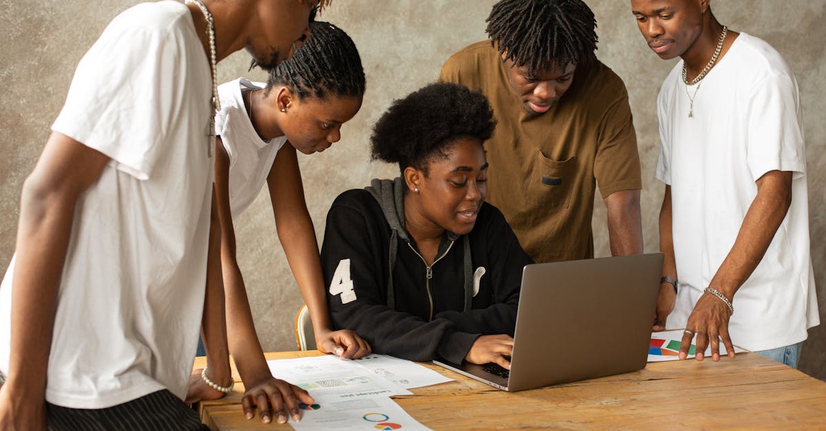 游戏技术支持辅助和游戏玩家交流和互动的途径和方式